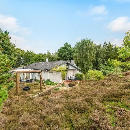 Holiday home Awesome In Romo With Kitchen