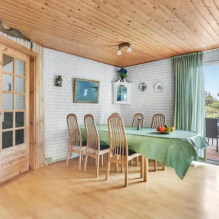 Awesome In Romo With Kitchen