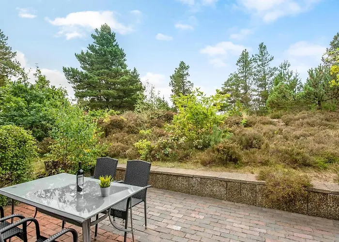 Four-bedroom In بيت للعطل